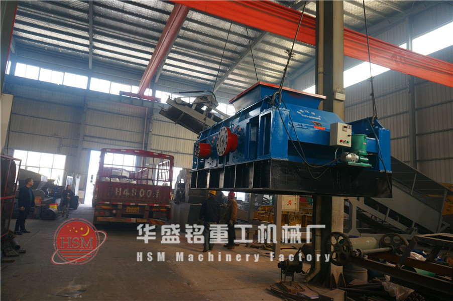 2PGC1080石油焦破碎機發(fā)往湖北襄陽